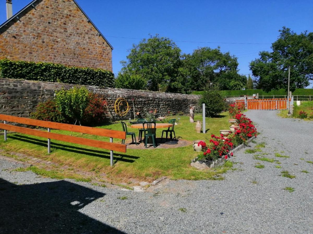 Bed and Breakfast Les Ch'Tis Normands Domjean Exterior foto